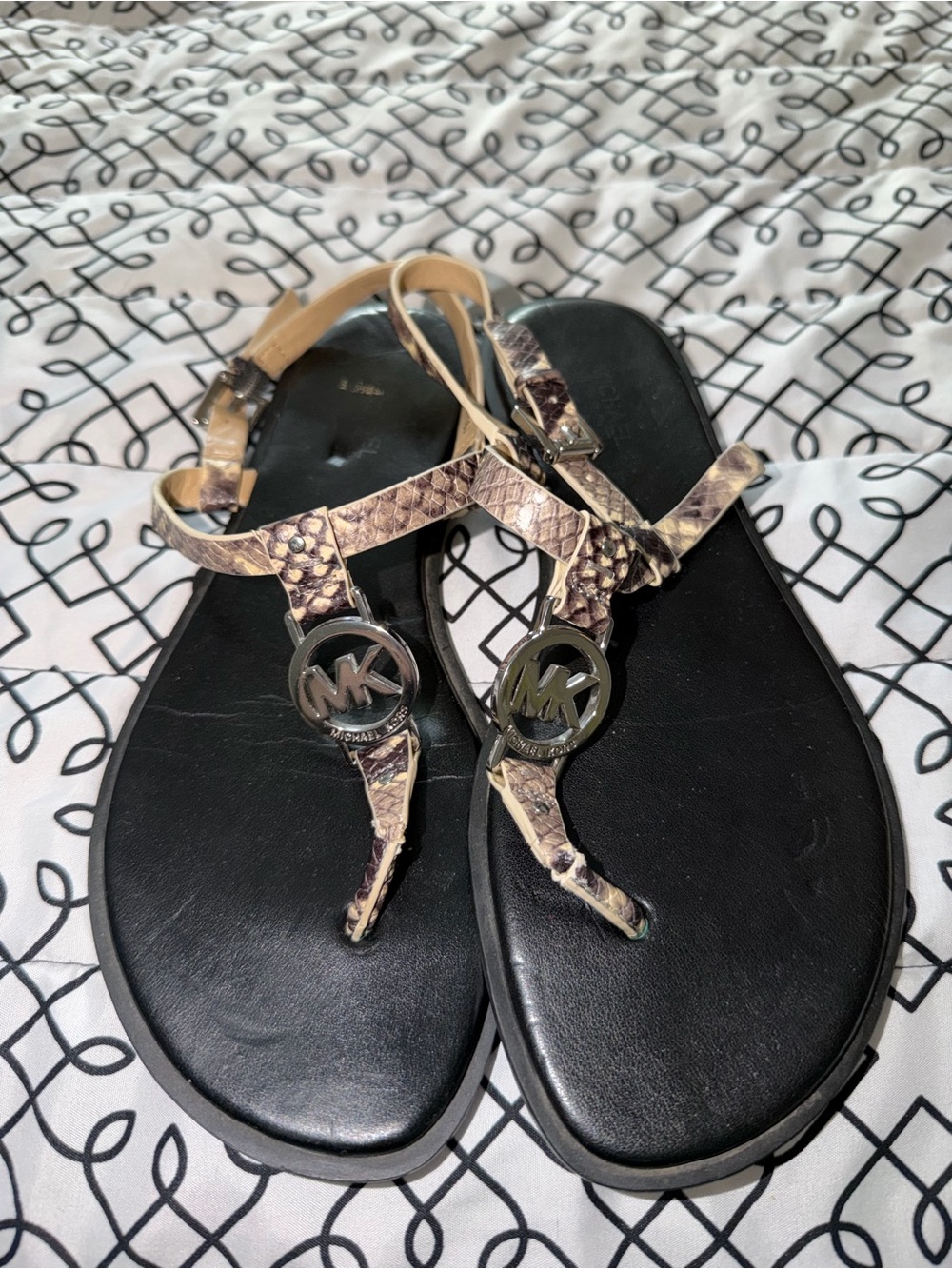 Michael Kors Sondra Thong Snake Print Leather Sandals Black Cream